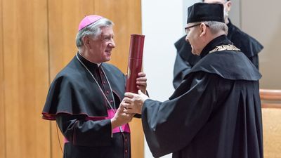 Abp Andrzej Dzięga nagrodę im. Stefana Kardynała Wyszyńskiego Prymasa Tysiąclecia odebrał podczas środowej konferencji naukowej na Katolickim Uniwersytecie Lubelskim