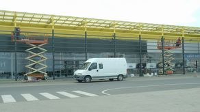 Park Handlowy Tatary u zbiegu ul. Turystycznej i Mełgiewskiej zmienia kolor i staje się parkiem handlowym Stop-Shop