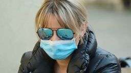 KGP: ostatniej doby nałożono ponad 6,5 tys. mandatów za brak maseczek