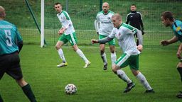 Drużyna Ogniwa pod okiem nowego grającego trenera Tomasza Ciechońskiego (nr 5) może namieszać w czubie tabeli