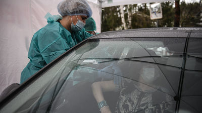 Zaczęły działać samochodowe punkty szczepień