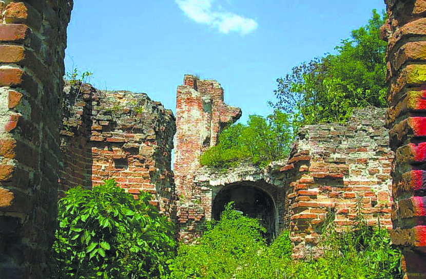 Ruiny zamku z XVII wieku