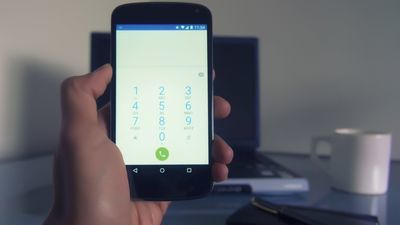 Spis powszechny przez telefon. Uważaj na te pytania, bo w ogóle nie powinny paść
