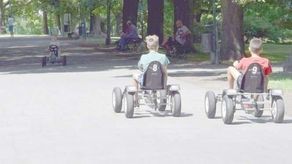 W Zamościu 30 minut jazdy jednoosobowym gokartem, do tej pory kosztowało 5 złotych, 2-osobowym 10 zł
  
