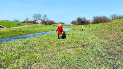 Sprzątanie Bystrzycy, które zakończono w ostatni piątek, już 20 marca rozpoczęli kajakarze z klubów "Fala" i "Kontra" wraz z Lubelskim Klubem Morsów i grupą "Posprzątamy Lublin"