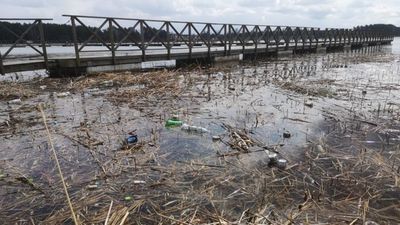 Jezioro Białe nie poleca się na wiosenny spacer