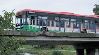 Most nie nadaje się do dalszych napraw i remontów, stąd wprowadzenie doraźnych rozwiązań, jakie miały miejsce w przypadku mostu w ciągu al. Unii Lubelskiej jest tutaj niezasadne