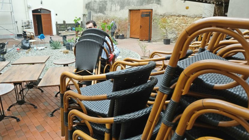 Otwieranie ogródków kawiarnianych będzie możliwe od 15 maja. Na zdjęciu patio Mandragory