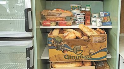 Jadłodzielnia z powodzeniem działa m.in. w Lublinie. W lodówce można znaleźć m.in. wędliny, pieczywo, sery, warzywa, owoce, czy produkty mleczne