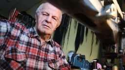 Szewc z Lublina miał miesiące bez jednego klienta. Dzięki pomocy mieszkańców, teraz ma już co robić