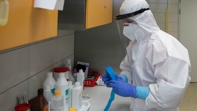 Koronawirus w Polsce. Wciąż umiera bardzo dużo ludzi