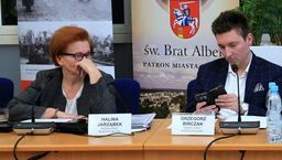 Zgodnie z nowym statutem miasta, radni powinni starać się mówić zwięźle i na temat. Gdy przekroczą czas, ich głos może zostać odebrany