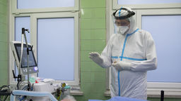 Koronawirus w Polsce. Spadek liczby zakażeń, ale ekspert ocenia, że to szczyt trzeciej fali