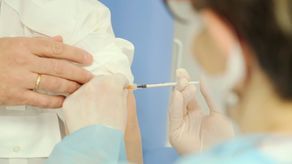 Szczepienia przeciw Covid-19 już nawet dla 40-latków. Jest oficjalne potwierdzenie