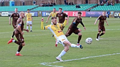 To była najlepsza sytuacja, jaką w Krakowie stworzył sobie Motor. Kamil Kumoch uderzył jednak nad bramką