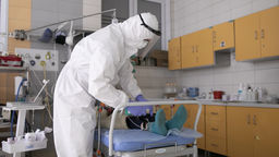 Ekspert: spotkania rodzinne i wyjazdy do odległej części kraju ograniczmy do minimum