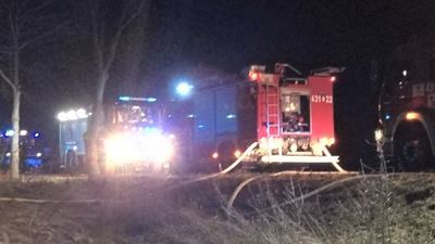 Powiat chełmski. W nocy spłonął drewniany dom. Tylko komin ocalał