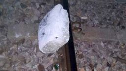 Chłopcy układali kamienie na torach. Mądre to nie było