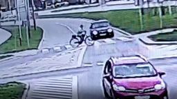 Mazdą potrącił rowerzystę w Świdniku. Wszystko nagrała kamera