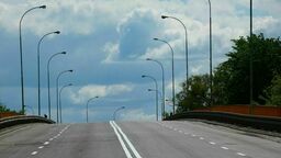 Chełm. Spacerkiem po wiadukcie bez samochodów. Cisza, spokój i ładne widoki