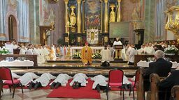 Nowi kapłani w archidiecezji. "Musicie wychodzić, jak mówił papież Franciszek, na peryferie"