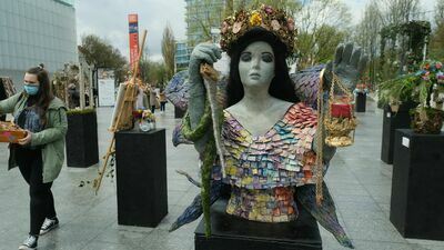 Niezwykła wystawa przed CSK. Zobacz jakie dzieła można zrobić z roślin