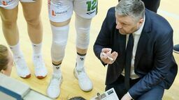 Krzysztof Szewczyk pozostanie trenerem "Pszczółek".