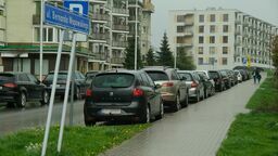 Krucho z parkowaniem przy ul. Wapowskiego w Lublinie. Ale zmian nie będzie