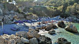 Zagraniczny urlop w pandemii. Czego trzeba się spodziewać podczas wyjazdu do Grecji?