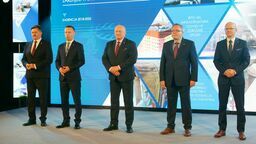 Półmetek kadencji podsumowali dzisiaj członkowie zarządu województwa: Zdzisław Szwed, Michał Mulawa, Jarosław Stawiarski, Zbigniew Wojciechowski i Sebastian Trojak