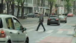 Po zmianach kierowca będzie miał obowiązek ustąpienia pierwszeństwa pieszemu wchodzącemu na przejście. Teraz pieszy ma pierwszeństwo jeśli już jest na przejściu