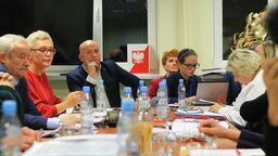 Żaden z obecnych radnych gminy Puławy nie zdecydował się na udział w wyborach na wójta. Przymierzane do tej roli były m.in. przewodnicząca rady, Dorota Osiak oraz jedna z liderek opozycji, Mariola Antoniak. - Czas zrobić miejsce młodszym - oceniła ta ostatnia w rozmowie z nami