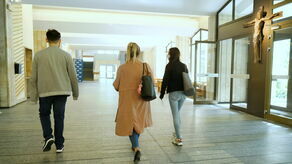 Sprawą ocen niedostatecznych zajęła się uczelniana komisja. I wszystkie dwójki poprawiła