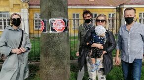 Autorzy petycji i organizatorzy akcji, która ma zwrócić uwagę na problem wycinek w Zamościu 