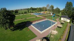 Miasto od 19 czerwca otworzy odkryte pływalnie. Ale radny apelował by basek kryty również pozostał otwarty