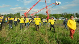 Kibice manifestowali wczoraj poparcie dla budowy stadionu żużlowego na terenach po LKJ