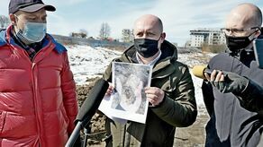 – To naprawdę duże kości, najprawdopodobniej piszczelowa i miednicowa – tak radny Piotr Breś (PiS) opisywał 22 marca kości, które dzień wcześniej miały być odnalezione na górkach czechowskich w rejonie budowanej tu alejki