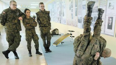 W ofercie lubelskich szkół znajdują się też klasy mundurowe, m.in. w XXVII LO