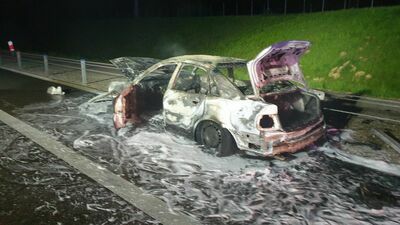 Środek nocy i płonące audi na obwodnicy Lublina