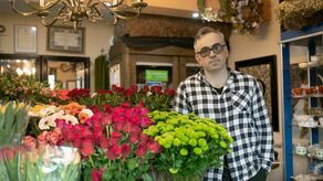 Nieśmiertelne trzy goździki zastąpiły rzeczy znacznie bardziej wyrafinowane. Te zmiany dzieją się zresztą przez cały czas– opowiada Piotr Marzec