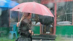 Przez cały piątek są możliwe opady deszczu, a nawet burze z gradem