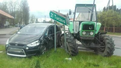 Kobieta miała pecha. Na skrzyżowanie wjechał kompletnie pijany traktorzysta