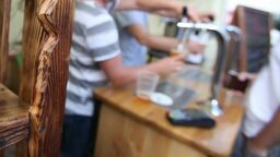 Dalsze zwolnienie z opłaty za zezwolenie na sprzedaż alkoholu? Nie teraz