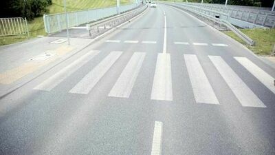 Od wtorku pieszy na przejściu nie może patrzeć w ekran smartfona