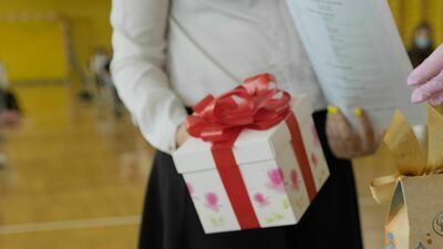 Koniec roku szkolnego. Prezenty dla nauczycieli dzielą jak nigdy