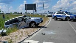 Dziewiętnastolatka z gminy Baranów wyjeżdżając z bocznej drogi prawdopodobnie nie zauważyła skrzyżowania. Doprowadziła do wypadku. Sama również odniosła obrażenia. Była trzeźwa.