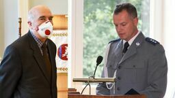 Andrzeja Mensika (z lewej), poprzedniego szefa wydziału zarządzania kryzysowego powiatu puławskiego w lipcu zastąpi Marcin Koper (po prawej)