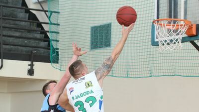 Piotr Jagoda (z piłką) to jedna z największych gwiazd LNBA