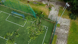 Drzewa połamane jak zapałki. Zniszczenia na terenie szkoły w Karczmiskach