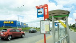 Uchwała miejskich radnych wskazuje również przystanki graniczne między pierwszą a drugą strefą biletową. To jeden z nich, dla gminy Niemce 